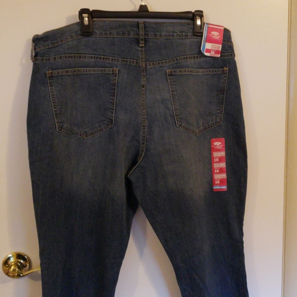 NWT Old Navy The Flirt jeans